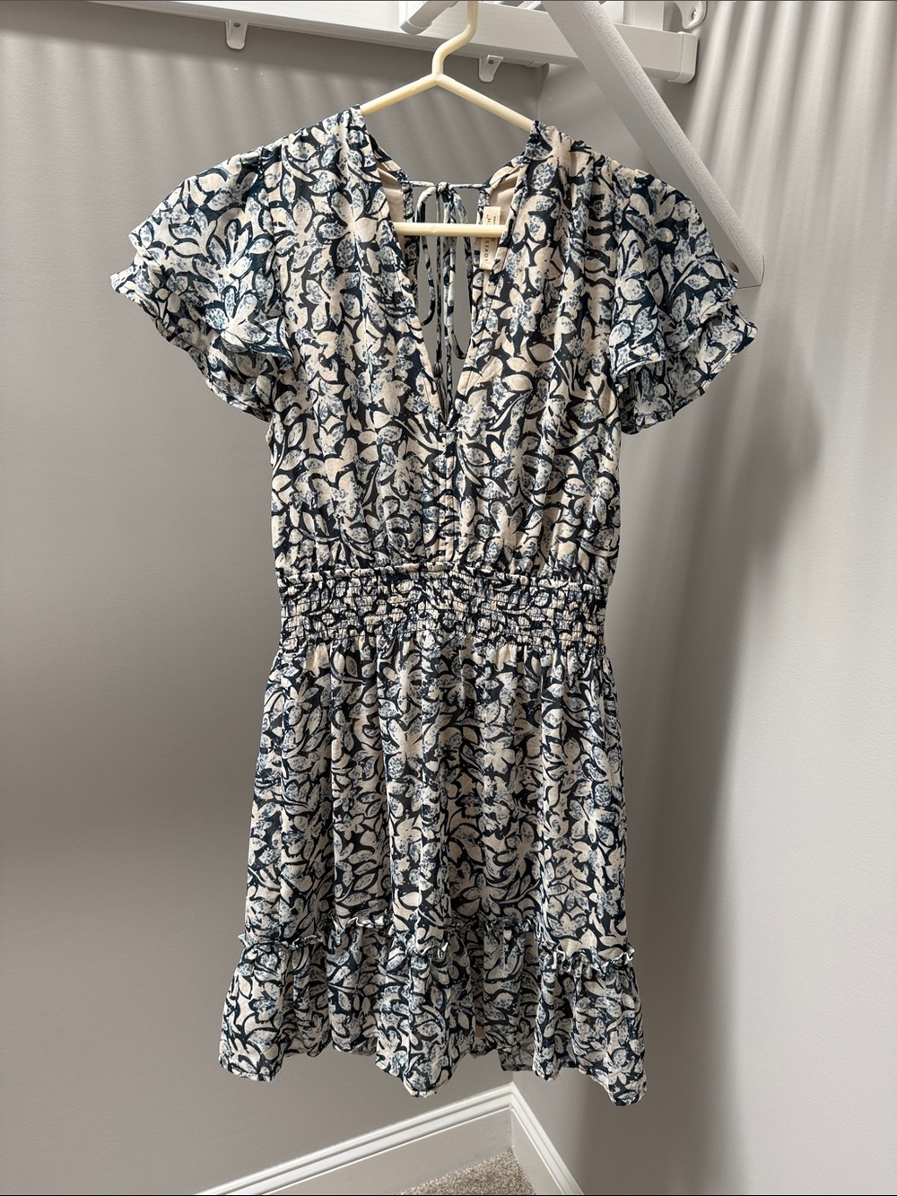 lovestitch Navy & Cream Floral V-Neck Smocked Dress - great for fall size small